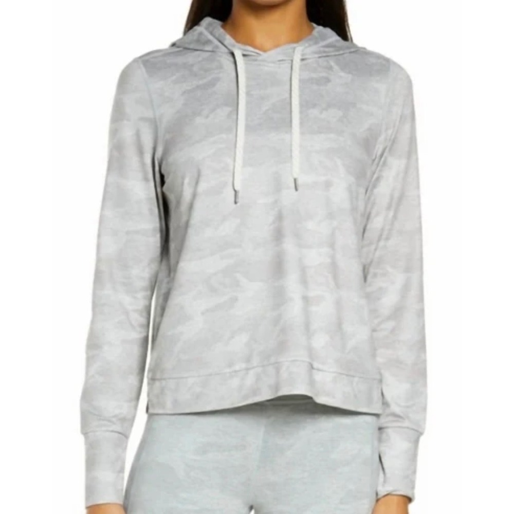 Vuori Halo Essential Hoodie Camo Performance Grey Womens Medium VW226
